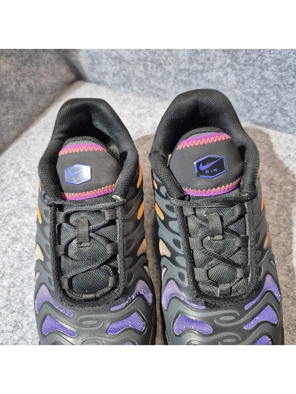 Nike Air Tuned Air Boys Low Top Sneakers Black/Purple/Orange US 5 FV5921-001